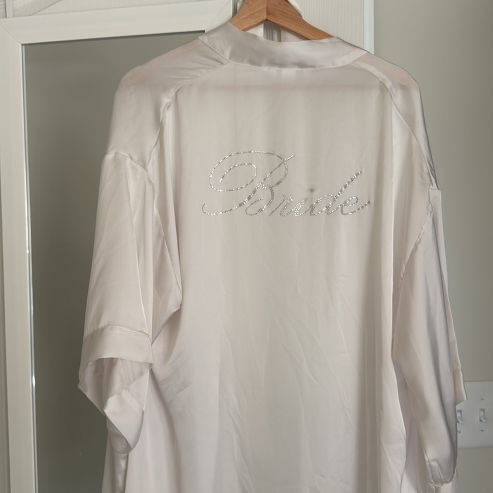 Victoria's Secret white bride Robe - Picture 4 of 4